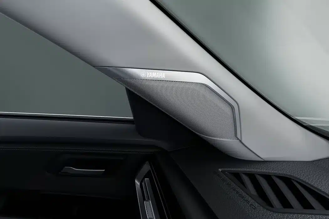Mitsubishi Destinator - Giá Xe 24H