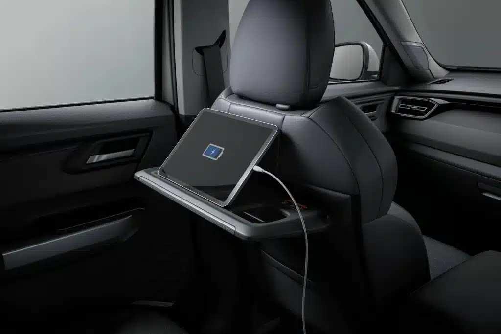 Mitsubishi Destinator - Giá Xe 24H