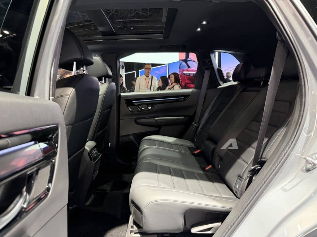 Honda CR, V e, HEV RS Black Edition ra mắt tại Nhật Bản, dự kiến có mặt tại Việt Nam năm sau - Giá Xe 24H