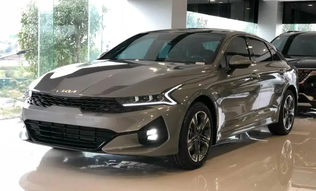 10 mẫu ô tô bán ít nhất tháng 10 tại Việt Nam - Giá Xe 24H