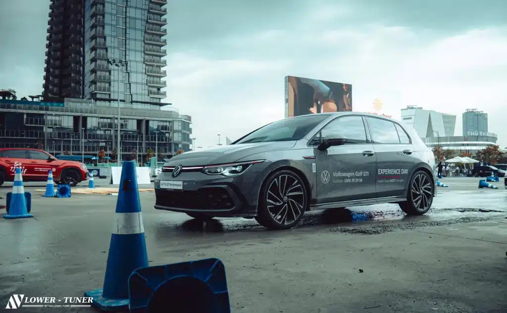 Volkswagen Golf Là Xe Gì? Khám Phá "Chuẩn Mực" Hatchback Đức Trong Năm - Giá Xe 24H Volkswagen Golf là xe gì?