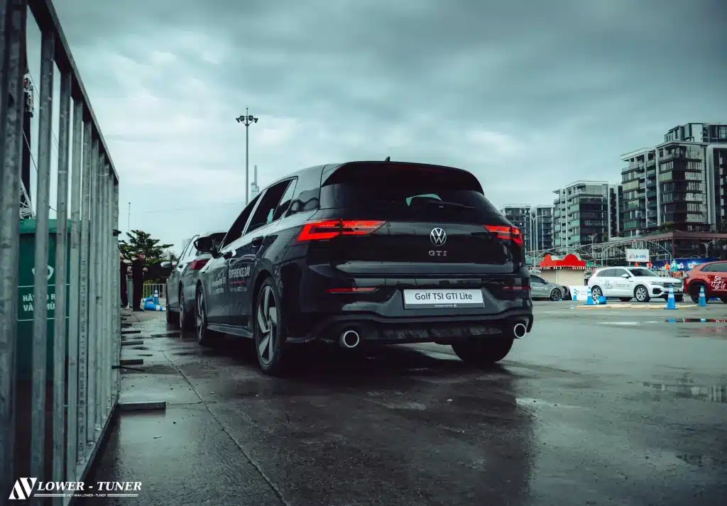 Volkswagen Golf ra mắt Việt Nam chỉ từ 798tr - Giá Xe 24H volkswagen golf - Giá Xe 24H