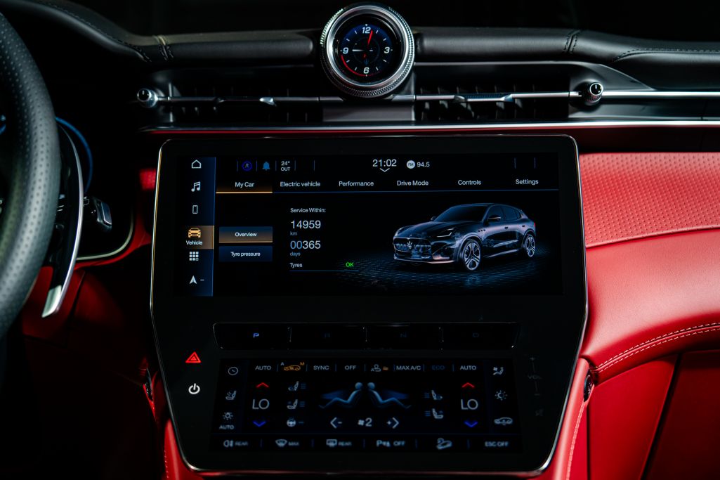 Maserati Grecale Folgore chính thức ra mắt tại Việt Nam: SUV điện với giá từ 5,49 tỷ đồng - Giá Xe 24H Bộ sạc Grecale Folgore