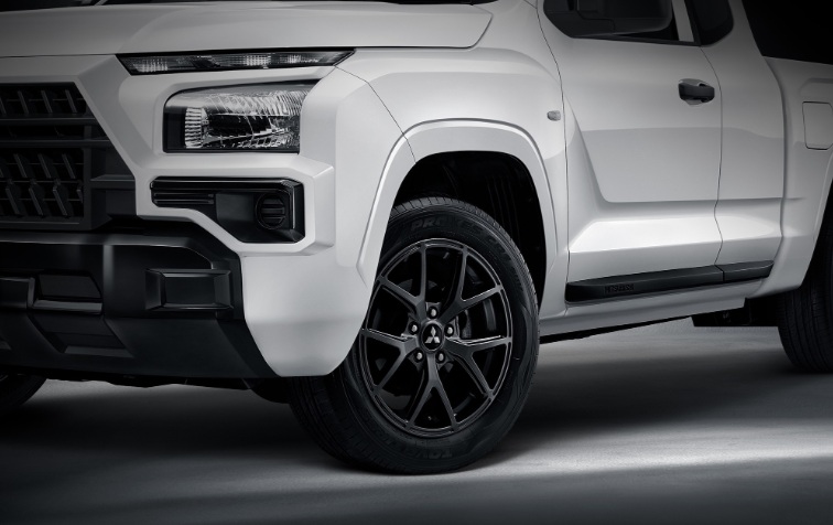 Mitsubishi Triton Mega Cab STREET: Mẫu Bán Tải Mới Đầy Đổi Mới Tại ĐNA - Giá Xe 24H Hình ảnh chi tiết thiết kế bên ngoài của Triton STREET