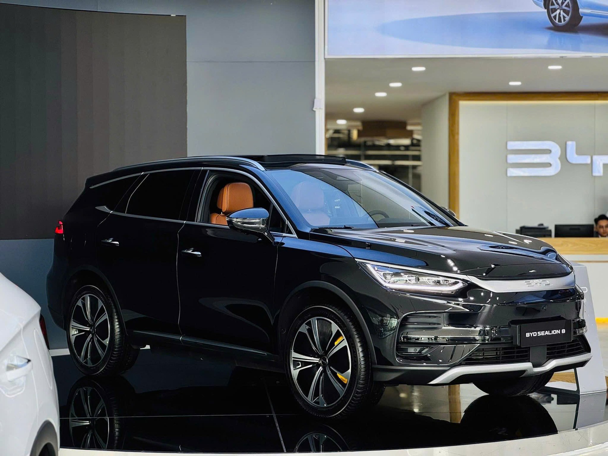 45 Xe Gầm Cao Mới Ra Mặt Tại Việt Nam Năm 2025: Sự Xuất Hiện Đầy Ấn Tượng Của Các Mẫu Xe Điện và Hybrid - Giá Xe 24H BYD Sealion 8
