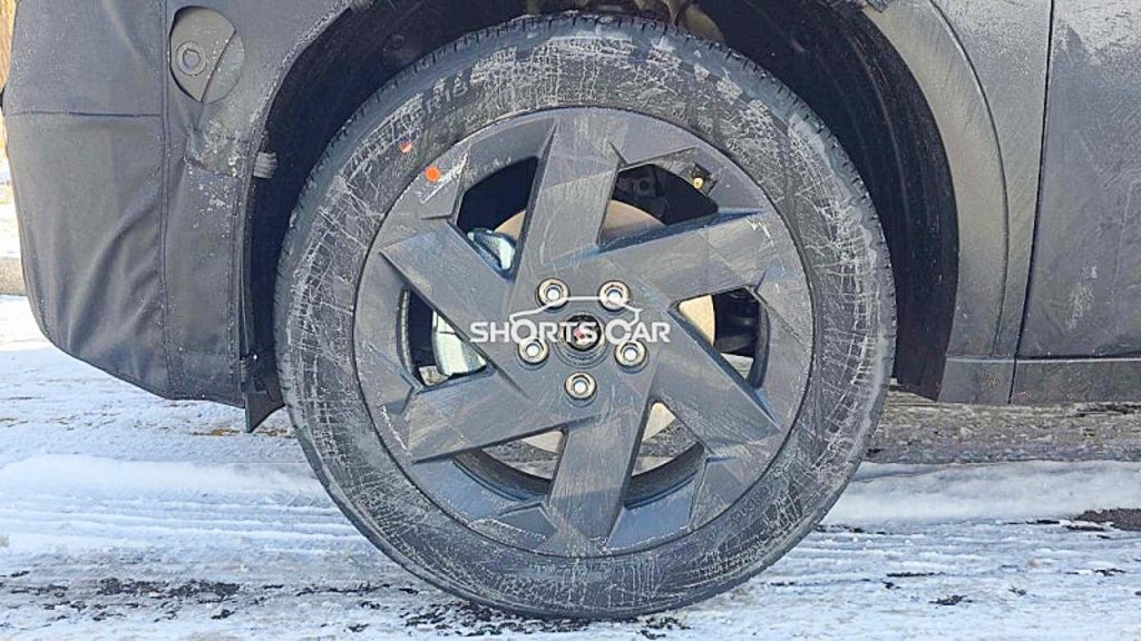 Hyundai Creta thế hệ mới lộ diện trên đường: Thiết kế góc cạnh rõ nét, kích thước tăng trưởng đáng kể - Giá Xe 24H Hyundai,Hyundai Creta thế hệ mới lộ diện trên đường - Giá Xe 24H
