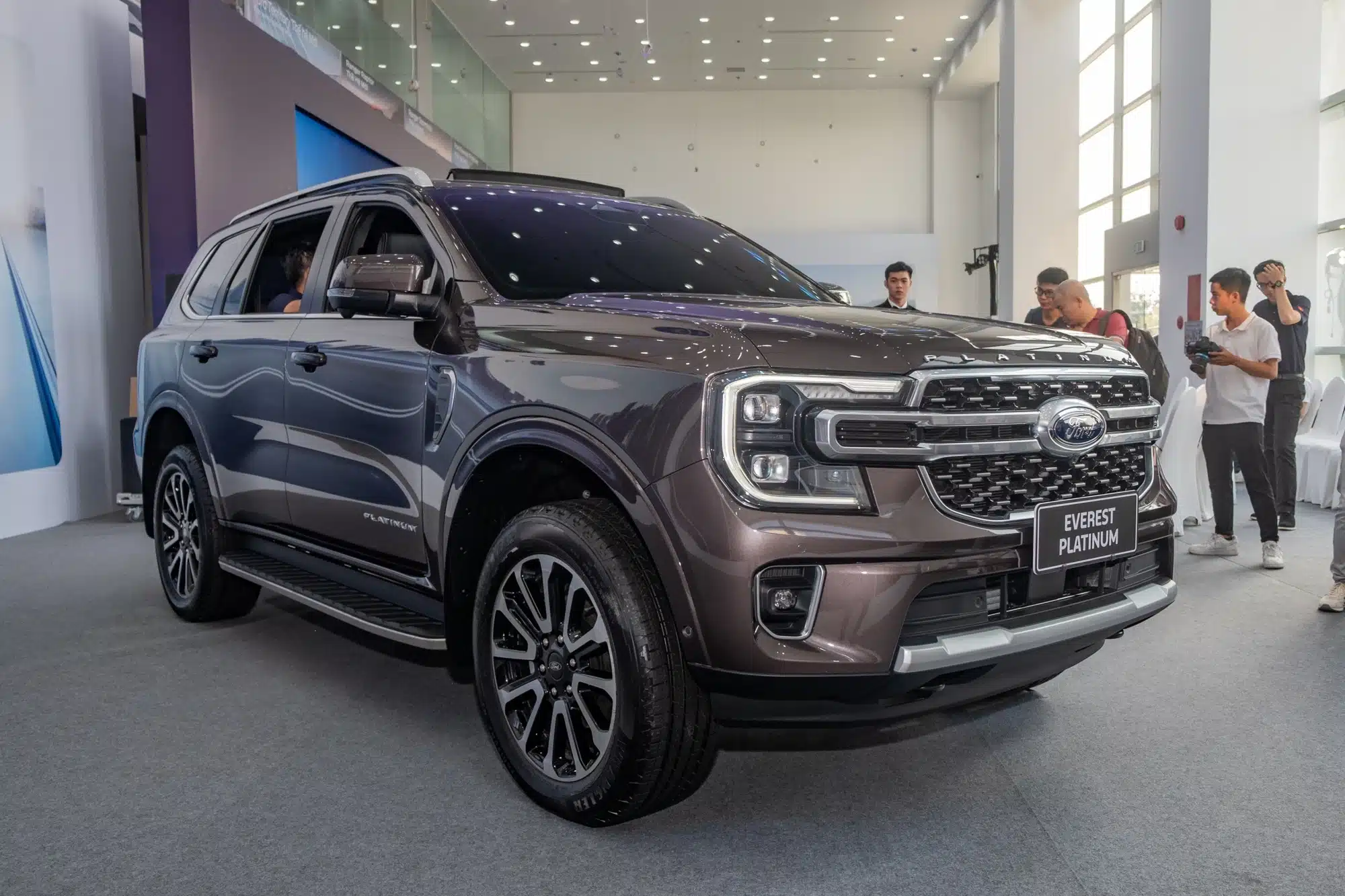 Lộ ảnh Ford Everest 'lạ' tại Việt Nam