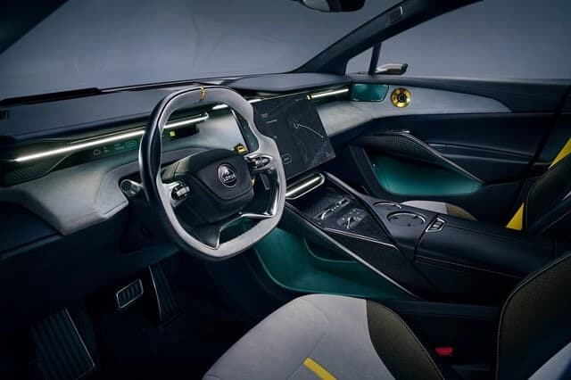 So sánh Lotus Eletre với các mẫu SUV điện hạng sang khác