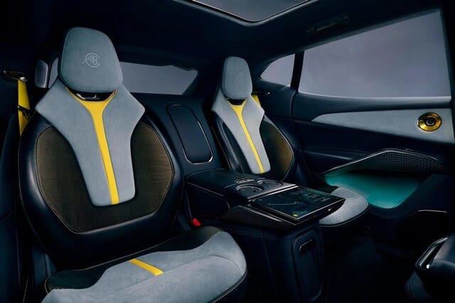 So sánh Lotus Eletre với các mẫu SUV điện hạng sang khác