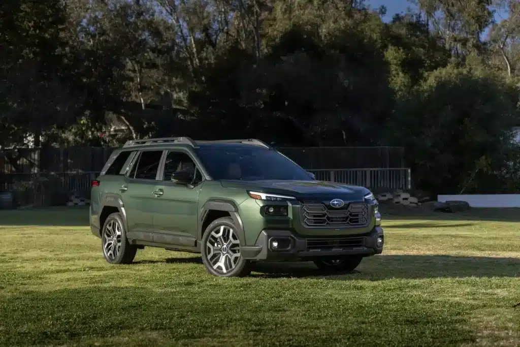 Subaru Outback thế hệ mới lộ diện 'sát sườn' Việt Nam: Thiết kế lột xác như SUV thực thụ, tràn ngập công nghệ đấu xe sang- Ảnh 2. Subaru Outback thế hệ mới lộ diện 'sát sườn' Việt Nam: Thiết kế lột xác như SUV thực thụ - Giá Xe 24H