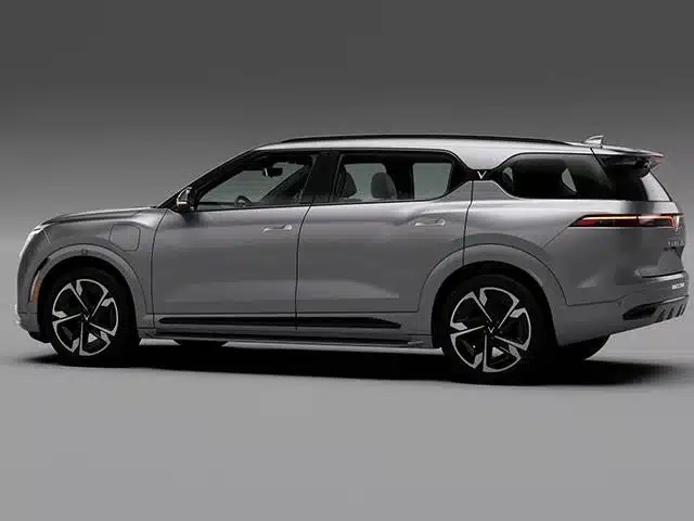 VinFast VF9 vs BYD Tang