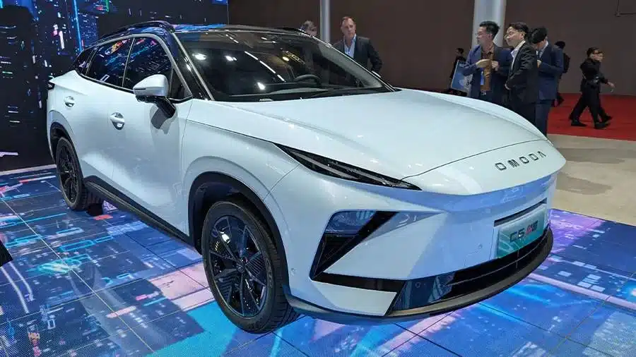 So sánh Omoda C5 SHS và Toyota Corolla Cross Hybrid 2026 - Giá Xe 24H So sánh Omoda C5 SHS và Toyota Corolla Cross Hybrid 2026
