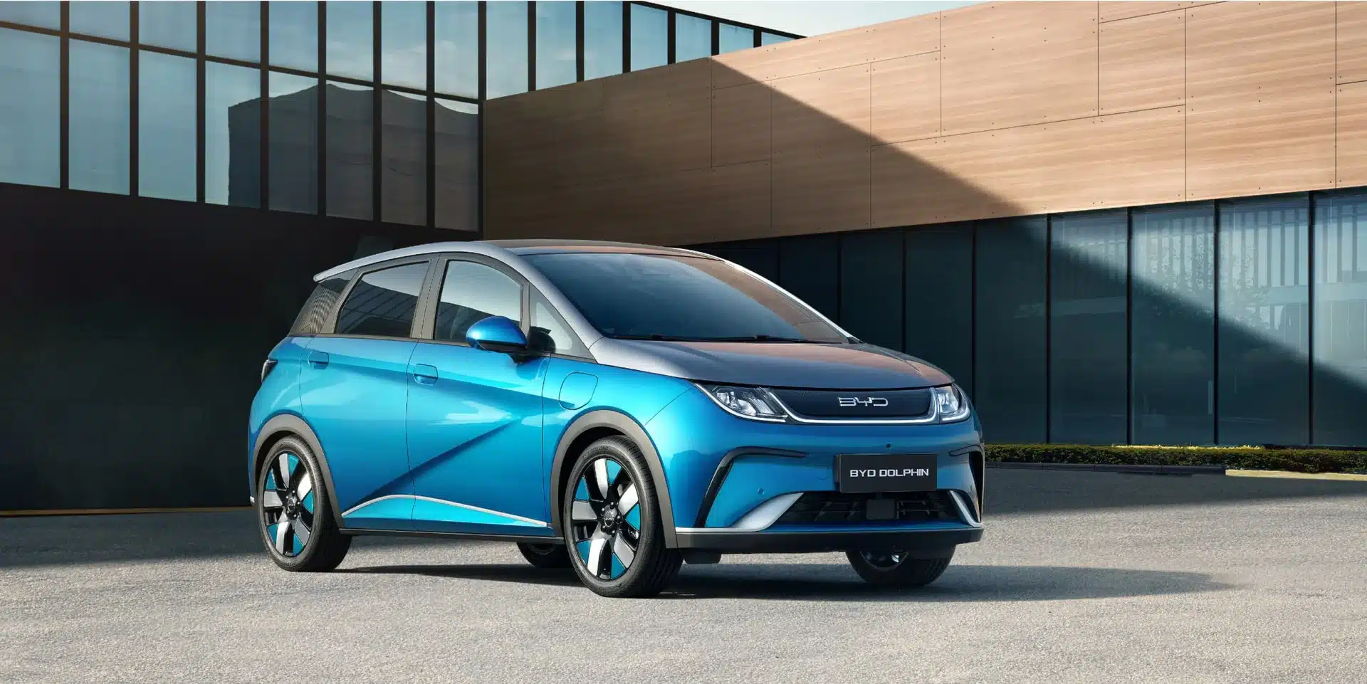 So Sánh BYD Dolphin 2026 vs BYD Atto 2 2026: Hatchback Rẻ+Xa vs Crossover Mạnh+To