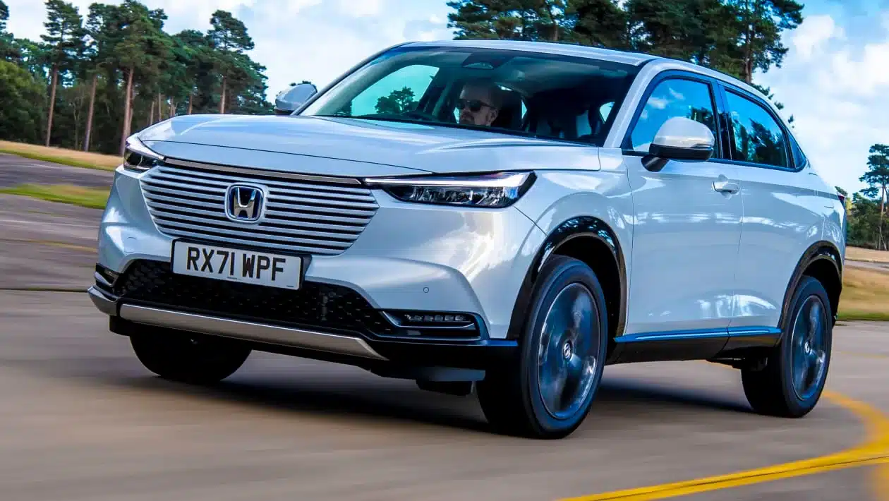 So sánh Omoda C5 SHS và Honda HR-V Hybrid 2026