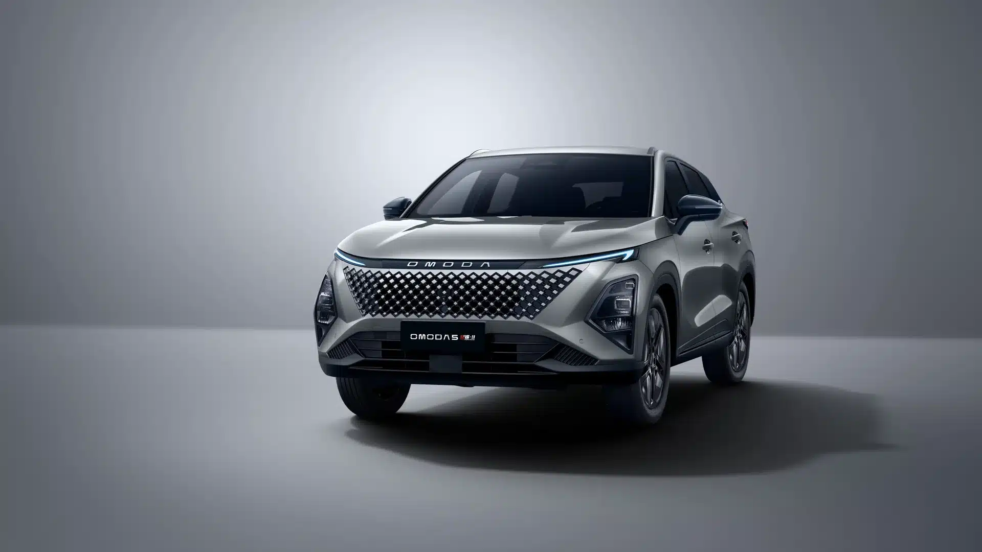 So sánh Omoda C5 SHS và Honda HR-V Hybrid 2026