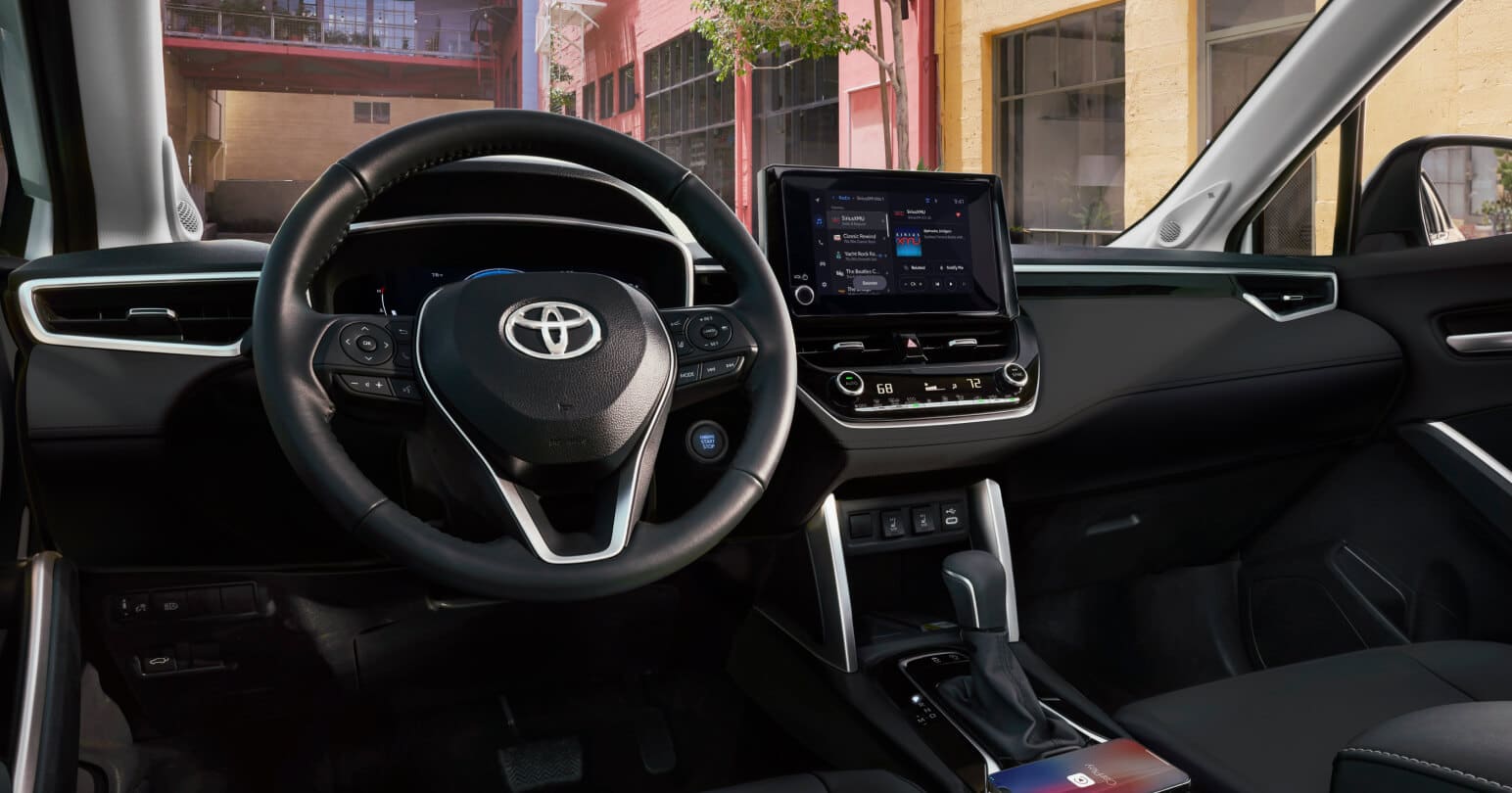 So sánh Omoda C5 SHS và Toyota Corolla Cross Hybrid 2026 - Giá Xe 24H So sánh Omoda C5 SHS và Toyota Corolla Cross Hybrid 2026