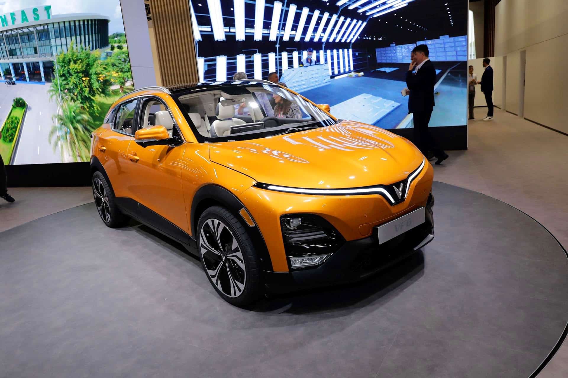 So Sánh VinFast VF5 vs VinFast VF6 2026: A-SUV vs B-SUV - Chọn Nhỏ Rẻ Hay Vừa Đắt?