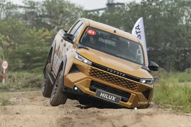 Cục CSGT hướng dẫn cách phân biệt xe con pickup và xe tải pickup - Giá Xe 24H