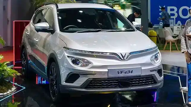 So Sánh VinFast VF6 vs VinFast e34 2026: Thế Hệ Mới vs Thế Hệ Cũ - Cùng Giá ~690 Triệu