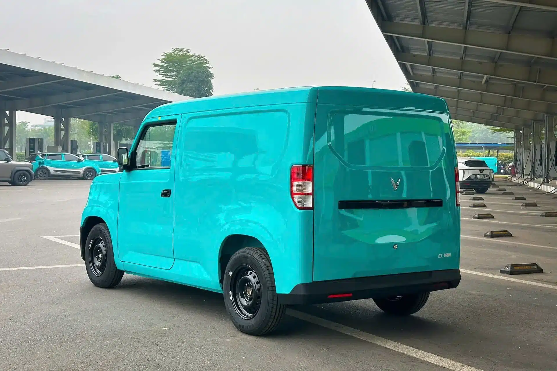 VinFast EC Van 2026 – Xe Điện Chở Hàng Giá Từ 285 Triệu