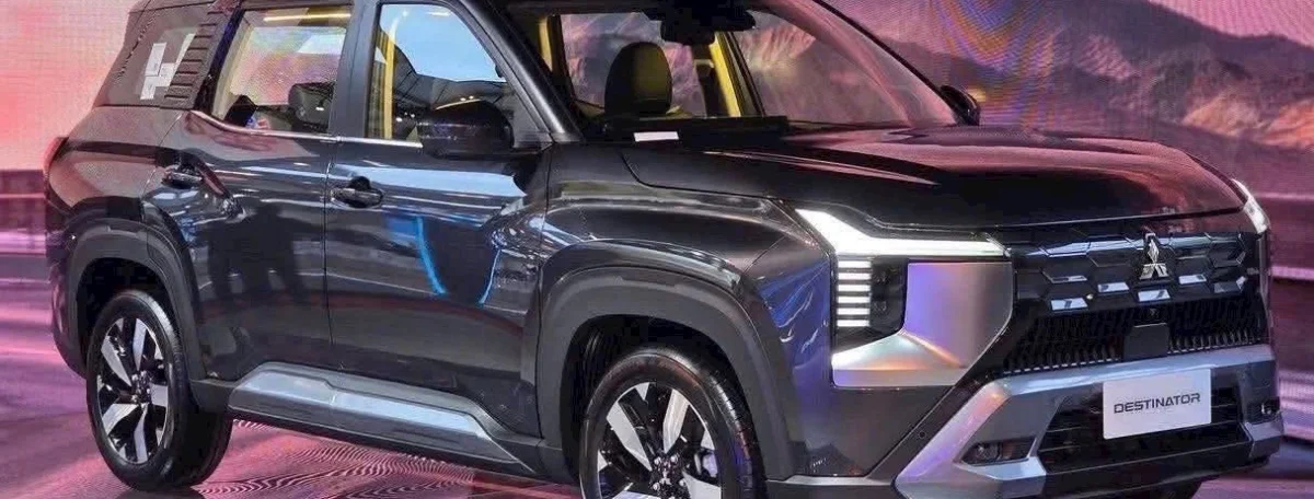Mitsubishi Hồng Hà