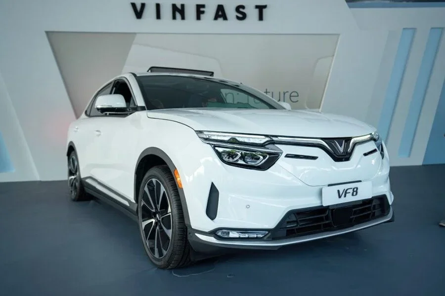VinFast VF8 All New 2026 lộ diện - Giá Xe 24H
