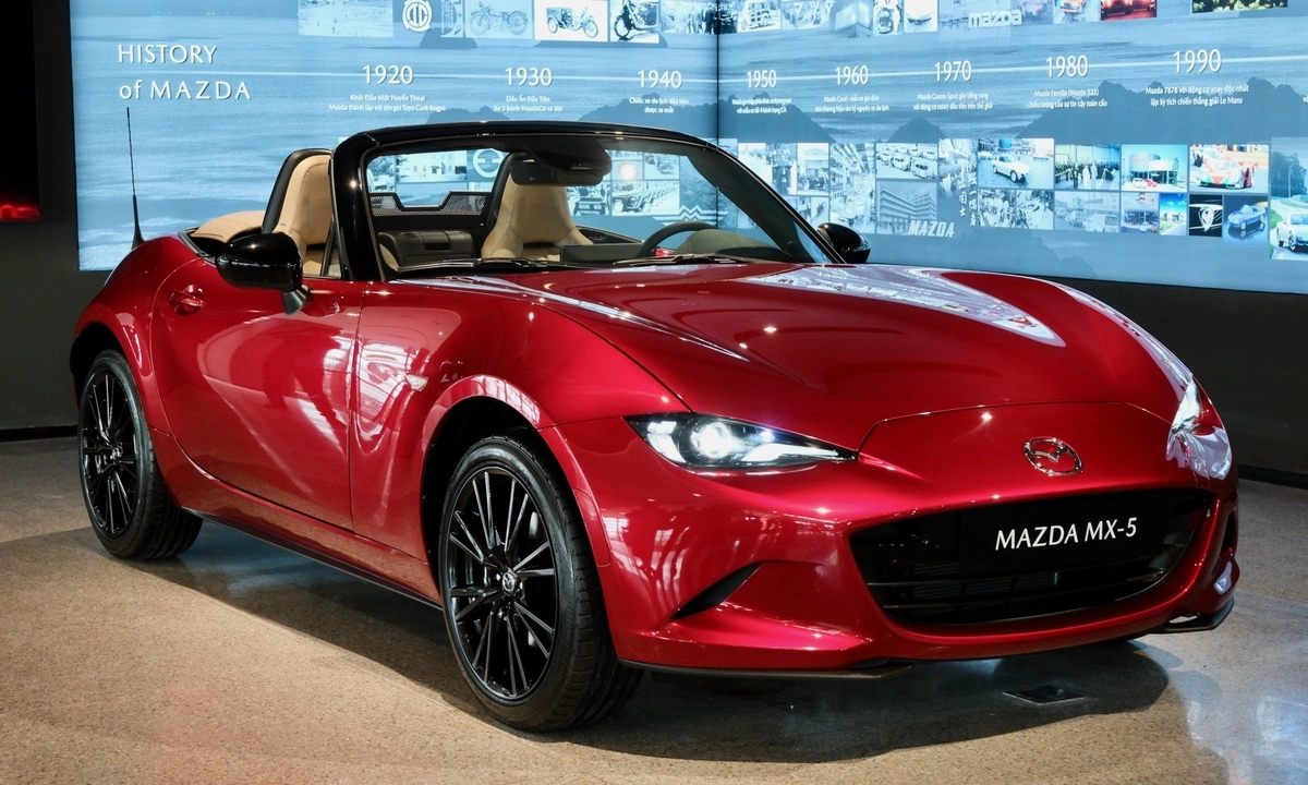 Mazda MX-5 ST mui mềm