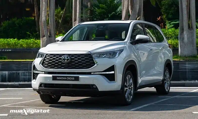 Đánh Giá Nội Thất Innova Cross 2026: Tiện Nghi & Không Gian Hoàn Hảo - Giá Xe 24H Toyota Innova Cross 2026: Giá lăn bánh khuyến mãi - Đánh giá TSKT - Trả góp